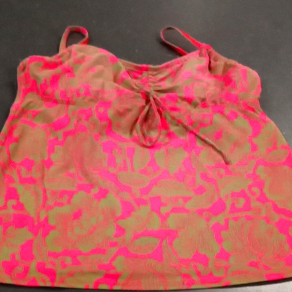Lands End Swimming Top. 14 - Picture 1 of 6